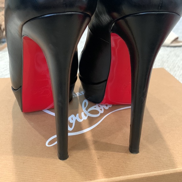 Christian Louboutin black heels - Picture 8 of 10